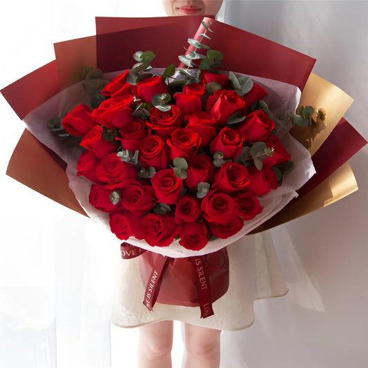 Silent Love Luxe Rose Bouquet 999Flowers